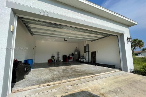 Снять в аренду виллу или дом в Порт-Сент-Луси, Флорида 3 спальни, 134.24м2, № 2003851 - фото 5