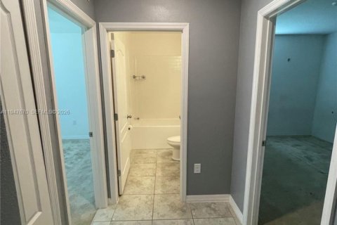 Снять в аренду виллу или дом в Порт-Сент-Луси, Флорида 3 спальни, 134.24м2, № 2003851 - фото 9