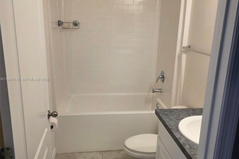 Снять в аренду виллу или дом в Порт-Сент-Луси, Флорида 3 спальни, 134.24м2, № 2003851 - фото 13