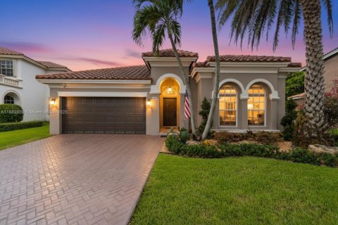 Villa ou maison à vendre à Miramar, Floride: 4 chambres, 194.07 m2 № 1930879 - photo 1