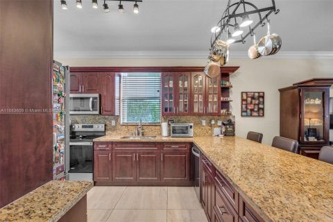 Villa ou maison à vendre à Miramar, Floride: 4 chambres, 194.07 m2 № 1930879 - photo 11