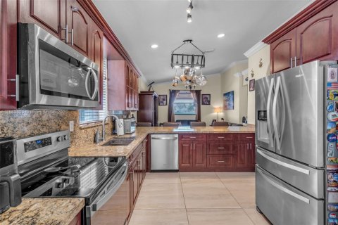 Villa ou maison à vendre à Miramar, Floride: 4 chambres, 194.07 m2 № 1930879 - photo 12