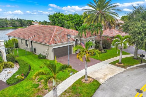 Villa ou maison à vendre à Miramar, Floride: 4 chambres, 194.07 m2 № 1930879 - photo 27