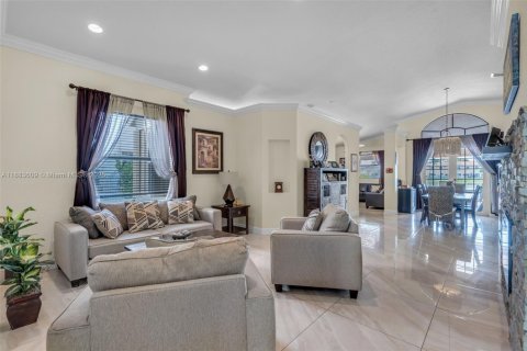 Villa ou maison à vendre à Miramar, Floride: 4 chambres, 194.07 m2 № 1930879 - photo 6