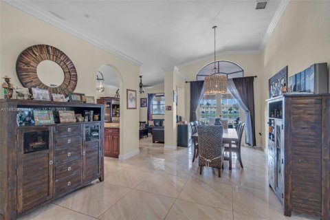 Villa ou maison à vendre à Miramar, Floride: 4 chambres, 194.07 m2 № 1930879 - photo 8