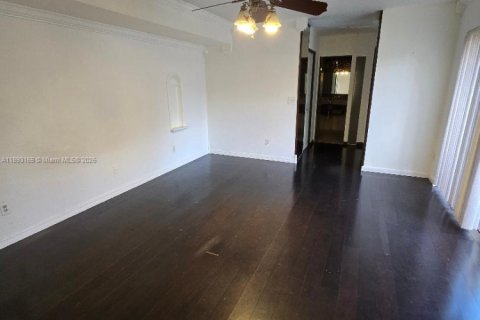 Снять в аренду таунхаус в Норт-Лодердейл, Флорида 3 спальни, 135.64м2, № 1949765 - фото 8