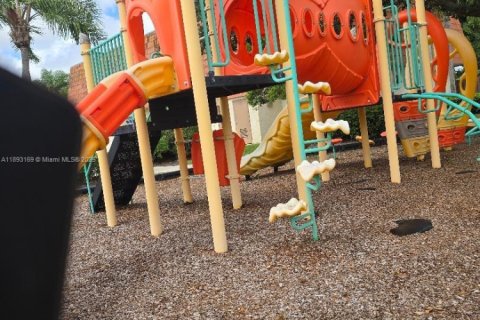 Touwnhouse à louer à North Lauderdale, Floride: 3 chambres, 135.64 m2 № 1949765 - photo 25