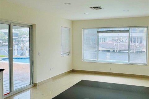 Снять в аренду виллу или дом в Норт-Майами-Бич, Флорида 3 спальни, 206.99м2, № 1988228 - фото 29