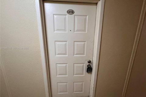 Снять в аренду кондоминиум в Хайалиа, Флорида 1 спальня, 80.82м2, № 2009200 - фото 3