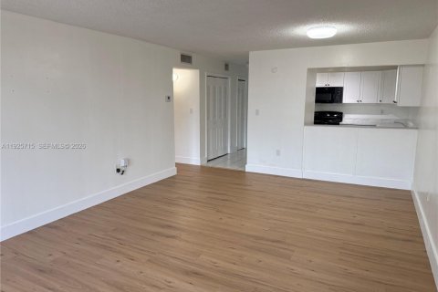 Снять в аренду кондоминиум в Хайалиа, Флорида 1 спальня, 80.82м2, № 2009200 - фото 4