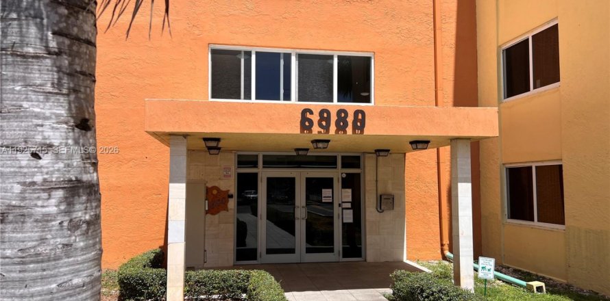 Кондоминиум с 1 спальней в Хайалиа, Флорида № 2009200