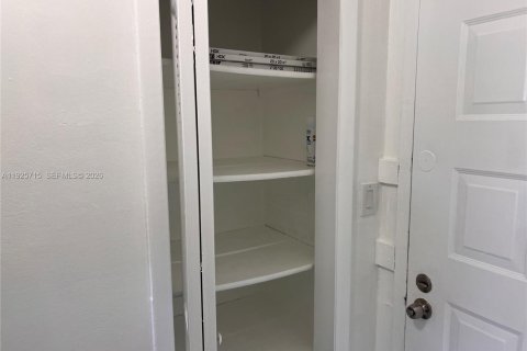 Снять в аренду кондоминиум в Хайалиа, Флорида 1 спальня, 80.82м2, № 2009200 - фото 12