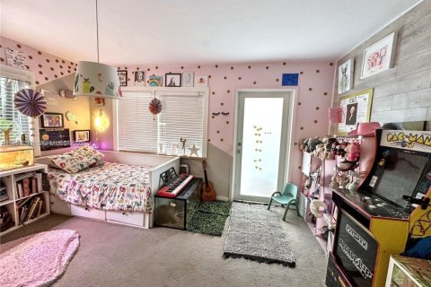 Condo in Miami Beach, Florida, 2 bedrooms  № 1976927 - photo 13