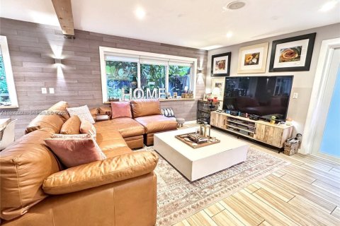 Condo in Miami Beach, Florida, 2 bedrooms  № 1976927 - photo 3