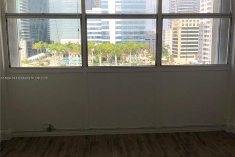 Condo in Miami, Florida, 2 bedrooms  № 1451116 - photo 18