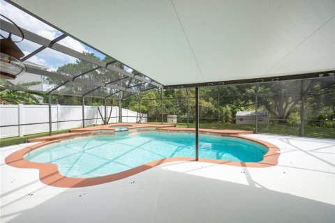 House in Orlando, Florida 5 bedrooms, 284.65 sq.m. № 2396173 - photo 2