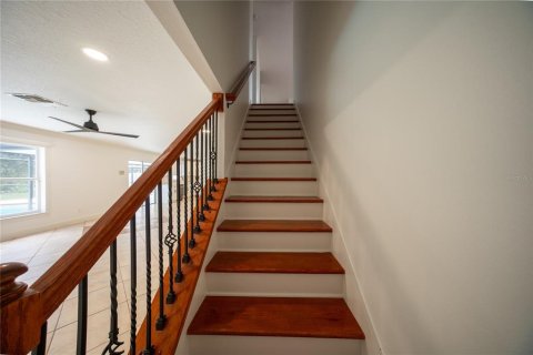 House in Orlando, Florida 5 bedrooms, 284.65 sq.m. № 2396173 - photo 16