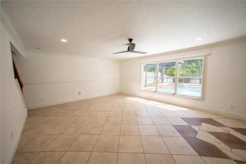 House in Orlando, Florida 5 bedrooms, 284.65 sq.m. № 2396173 - photo 14