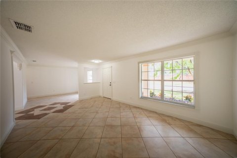 House in Orlando, Florida 5 bedrooms, 284.65 sq.m. № 2396173 - photo 5