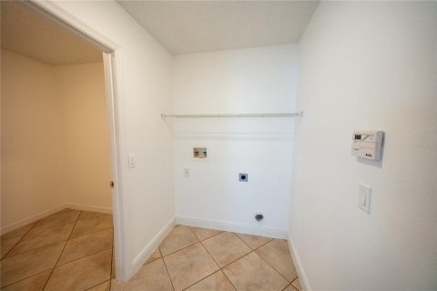 House in Orlando, Florida 5 bedrooms, 284.65 sq.m. № 2396173 - photo 11