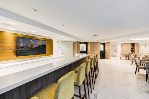 Condominio en venta en Aventura, Florida, 1 dormitorio, 120.77 m2 № 1887839 - foto 19