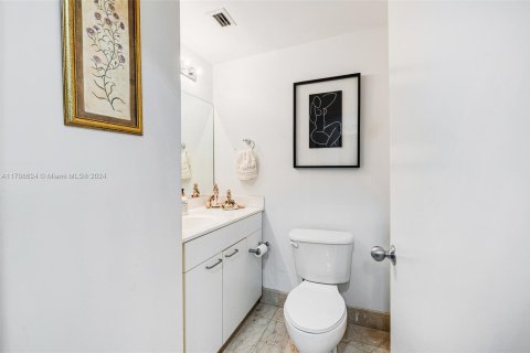 Condominio en venta en Aventura, Florida, 1 dormitorio, 120.77 m2 № 1887839 - foto 12