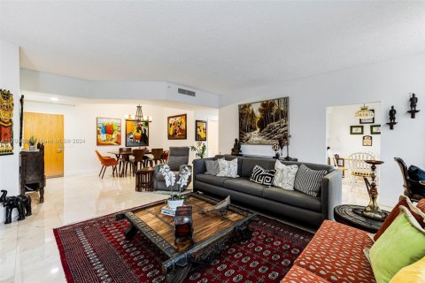 Condominio en venta en Aventura, Florida, 1 dormitorio, 120.77 m2 № 1887839 - foto 2