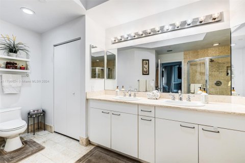 Condominio en venta en Aventura, Florida, 1 dormitorio, 120.77 m2 № 1887839 - foto 11