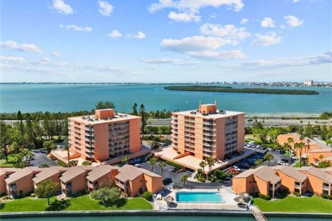 Casa en Saint Petersburg, Florida 2 dormitorios, 114.73 m2 № 2322379