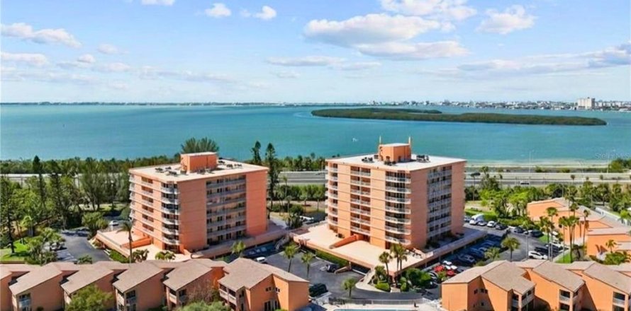 Villa ou maison à Saint Petersburg, Floride 2 chambres, 114.73 m2 № 2322379