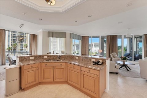 Condo in Sarasota, Florida, 2 bedrooms  № 2205925 - photo 24