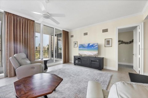 Condo in Sarasota, Florida, 2 bedrooms № 2205925 - photo 15