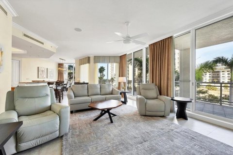 Condo in Sarasota, Florida, 2 bedrooms  № 2205925 - photo 16