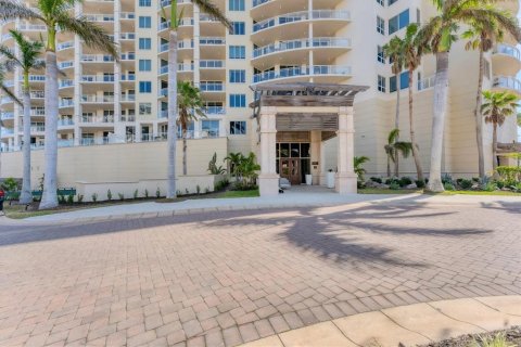 Condo in Sarasota, Florida, 2 bedrooms  № 2205925 - photo 8