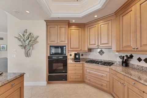 Condo in Sarasota, Florida, 2 bedrooms  № 2205925 - photo 25