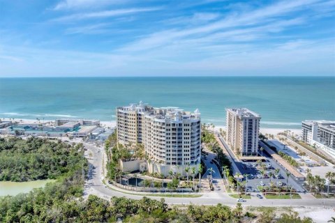 Condo in Sarasota, Florida, 2 bedrooms  № 2205925
