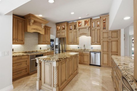 House in Boca Raton, Florida 5 bedrooms, 337.33 sq.m. № 2193574 - photo 14