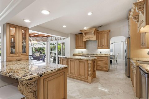 House in Boca Raton, Florida 5 bedrooms, 337.33 sq.m. № 2193574 - photo 13