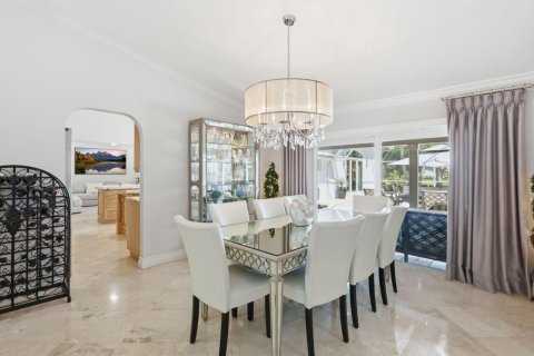 House in Boca Raton, Florida 5 bedrooms, 337.33 sq.m. № 2193574 - photo 18