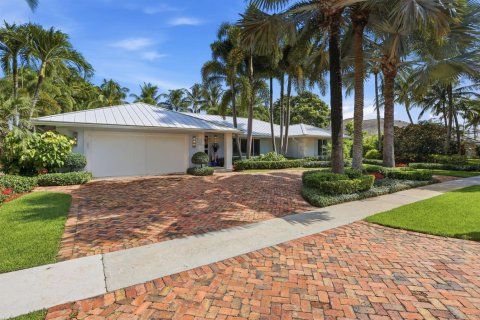 House in Boca Raton, Florida 5 bedrooms, 337.33 sq.m. № 2193574 - photo 3