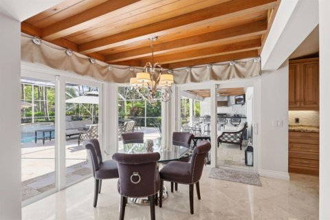 House in Boca Raton, Florida 5 bedrooms, 337.33 sq.m. № 2193574 - photo 16