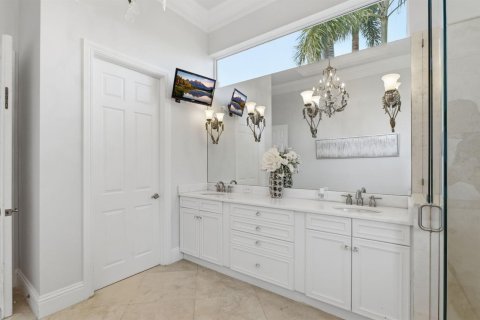 House in Boca Raton, Florida 5 bedrooms, 337.33 sq.m. № 2193574 - photo 24