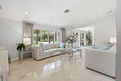 House in Boca Raton, Florida 5 bedrooms, 337.33 sq.m. № 2193574 - photo 7