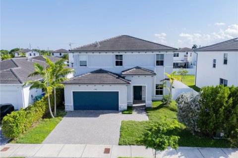 Casa en Miami, Florida 5 dormitorios, 245.26 m2 № 2363663