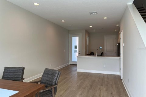 Townhouse in Seminole, Florida 2 bedrooms, 142.51 sq.m. № 1858256 - photo 9