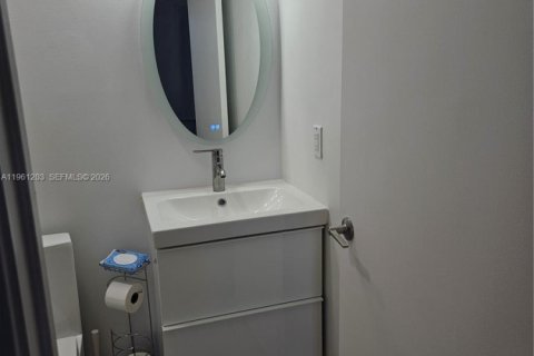 Touwnhouse à vendre à Dania Beach, Floride: 2 chambres, 103.12 m2 № 2024375 - photo 9