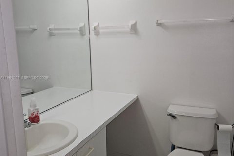 Touwnhouse à vendre à Dania Beach, Floride: 2 chambres, 103.12 m2 № 2024375 - photo 10