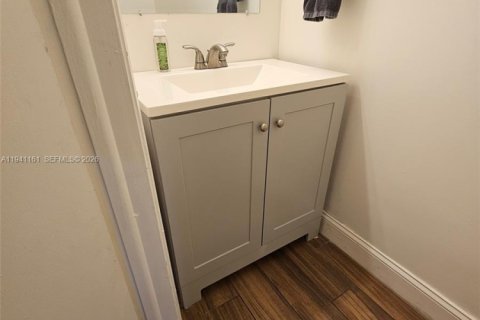 Купить таунхаус в Пемброк-Пайнс, Флорида 2 спальни, 117.06м2, № 1998685 - фото 4