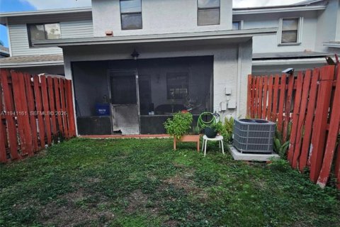 Купить таунхаус в Пемброк-Пайнс, Флорида 2 спальни, 117.06м2, № 1998685 - фото 9