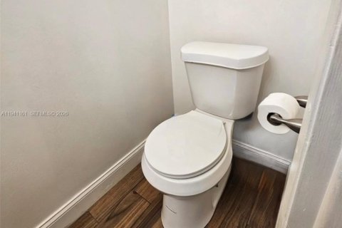 Купить таунхаус в Пемброк-Пайнс, Флорида 2 спальни, 117.06м2, № 1998685 - фото 5